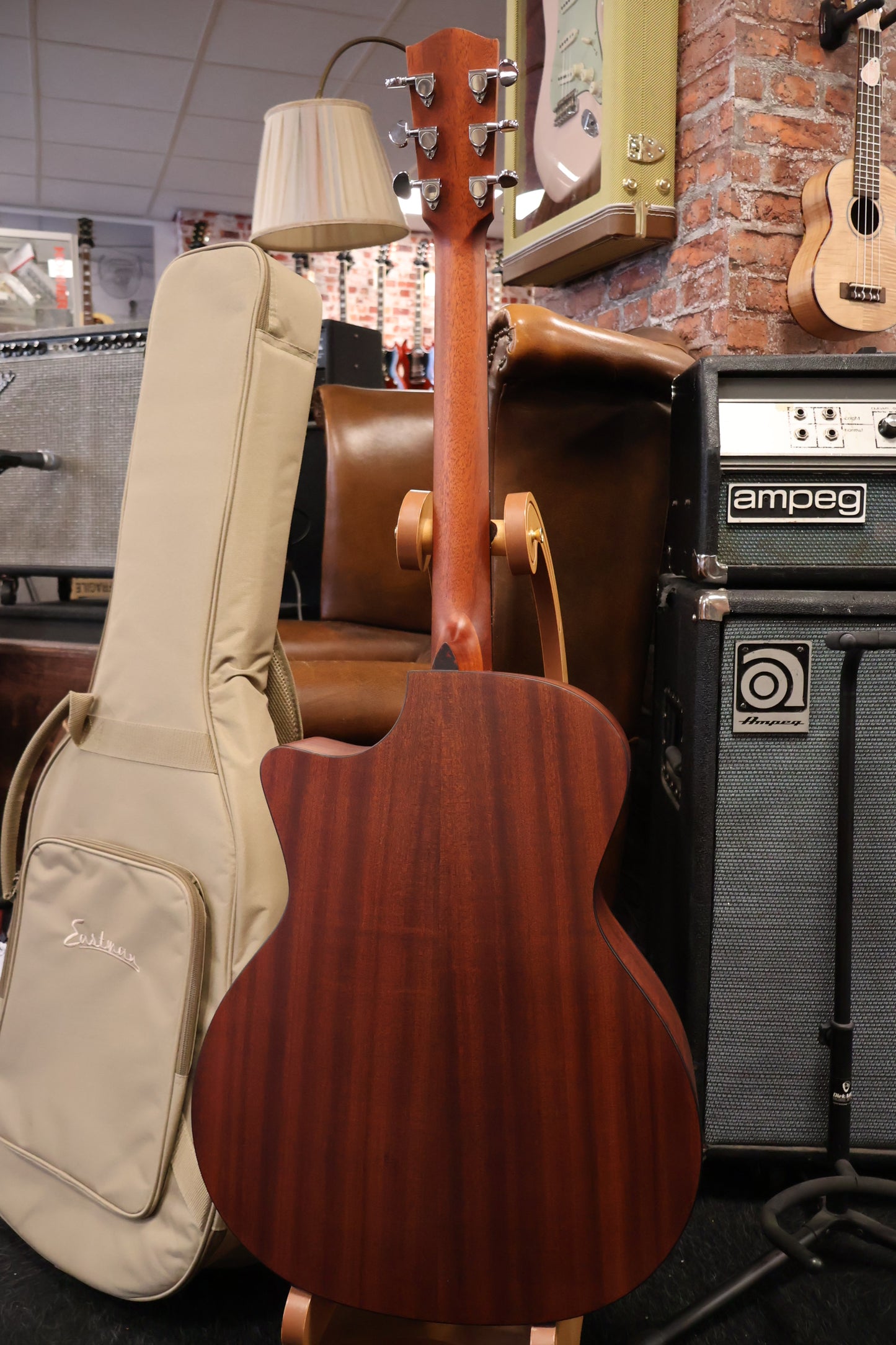 Eastman AC122-1CE Grand Auditorium (B-Stock)