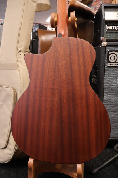 Eastman AC122-1CE Grand Auditorium (B-Stock)