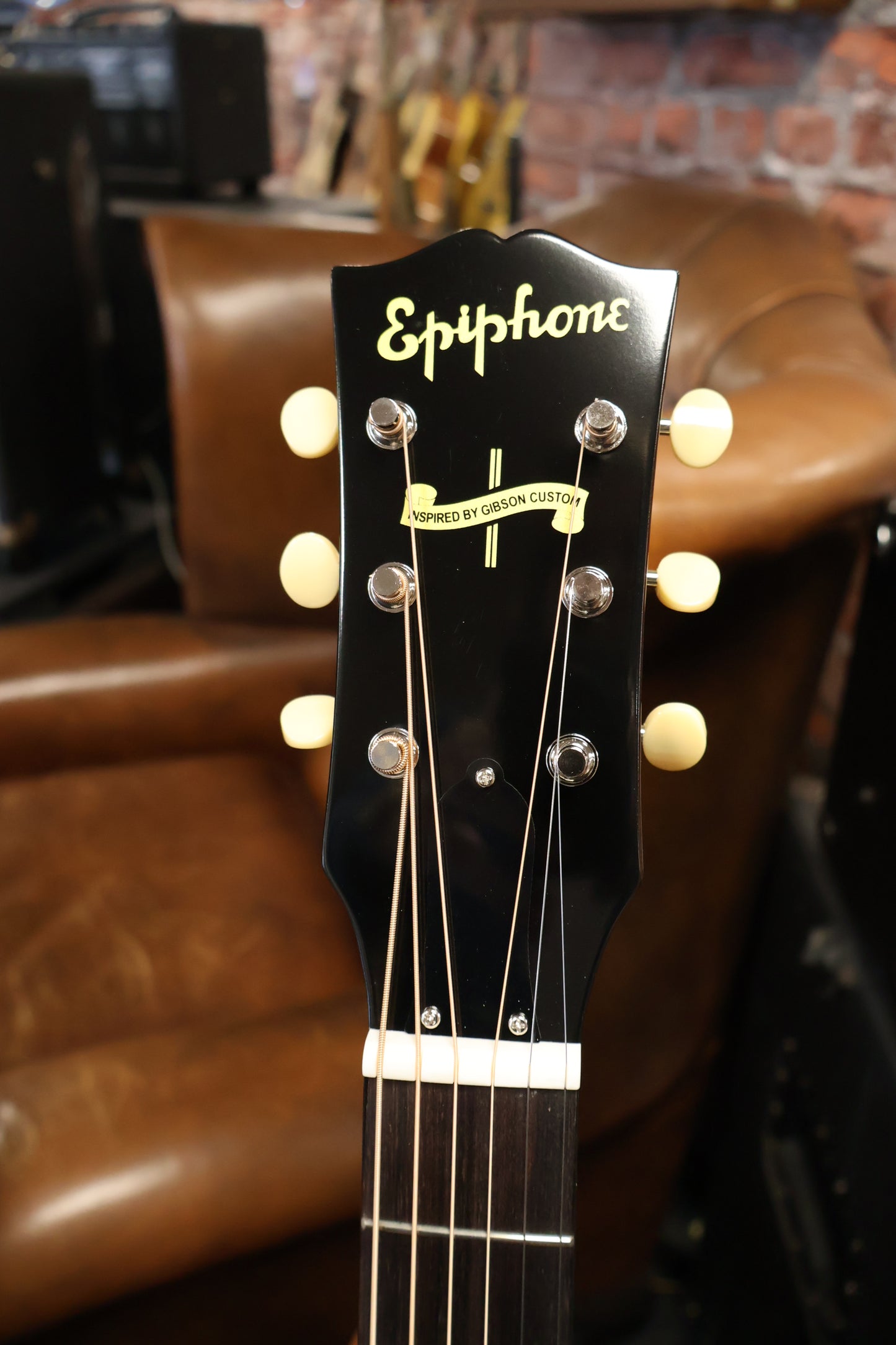 Epiphone 1942 Banner J-45 Reissue