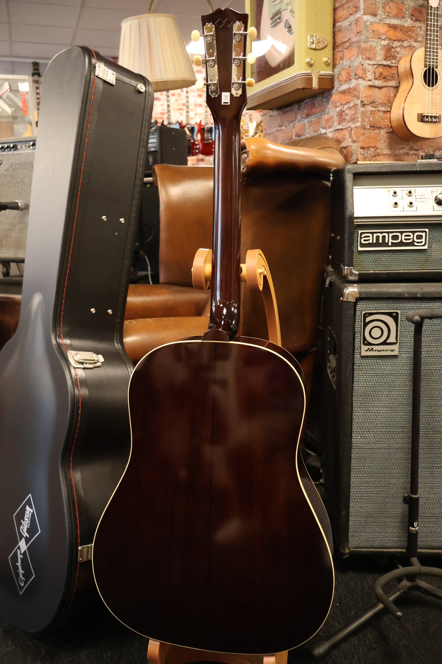 Epiphone 1942 Banner J-45 Reissue