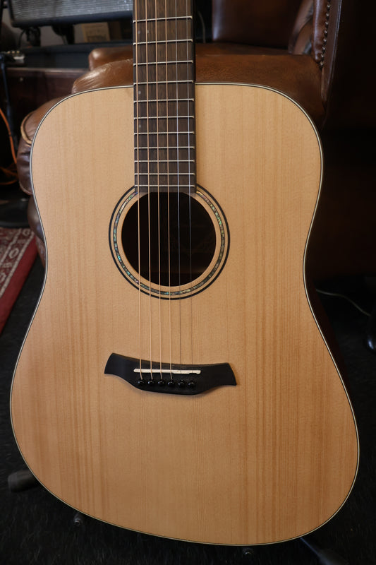 Baton Rouge A11LS Dreadnought (Used)