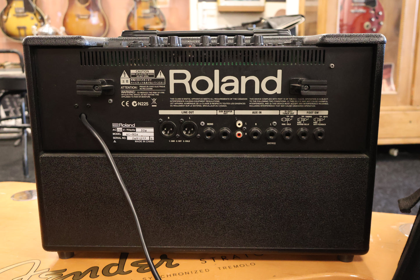 Roland AC-90 Acoustic Guitar Amplifier (Used)