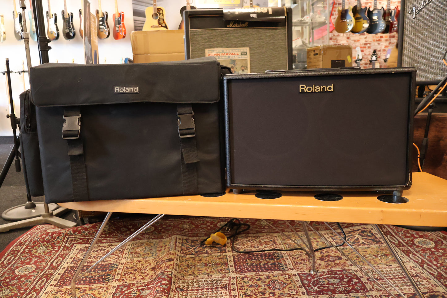 Roland AC-90 Acoustic Guitar Amplifier (Used)