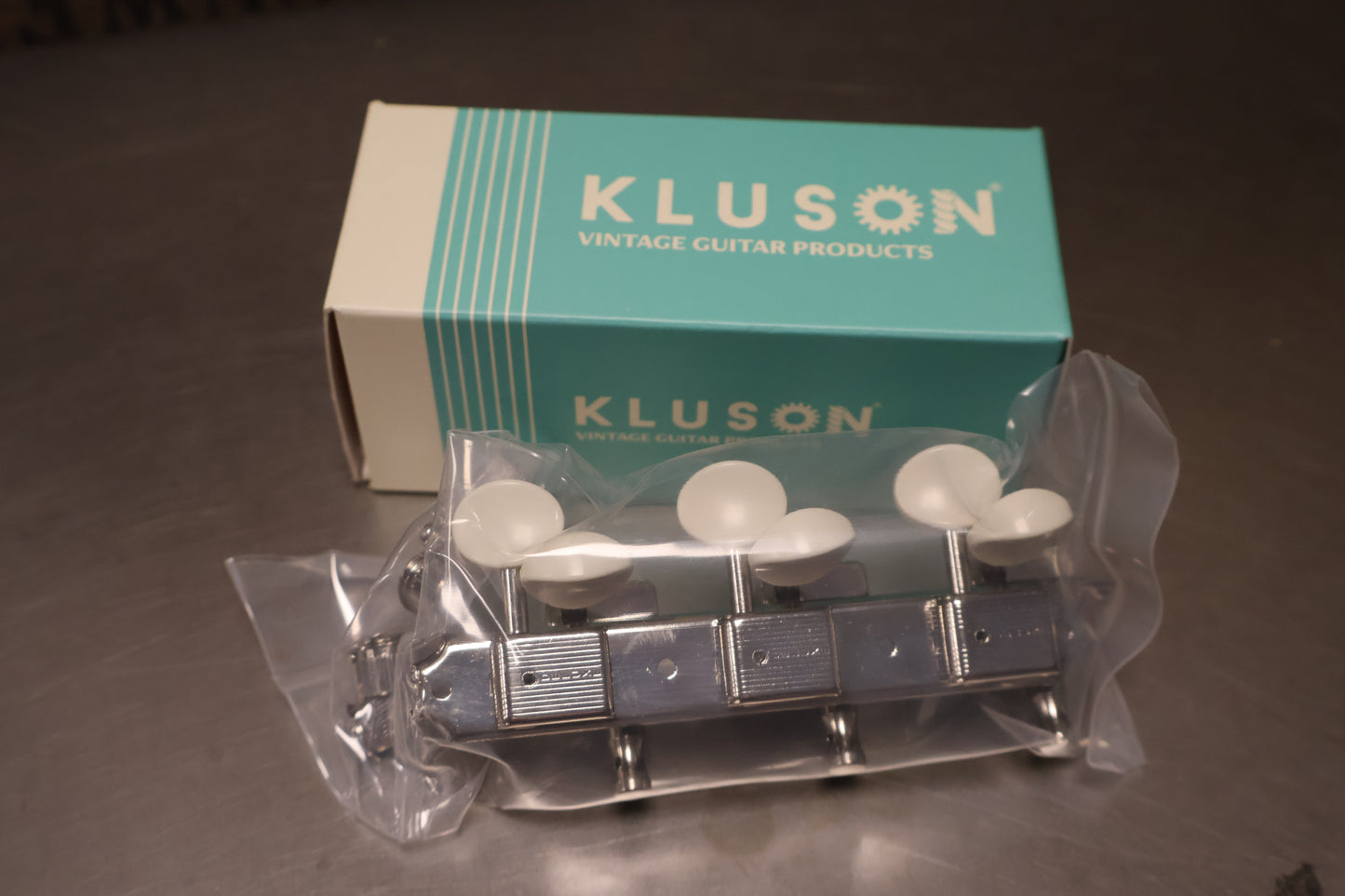 Kluson M90NP Machine Heads 3 by 3 in a line