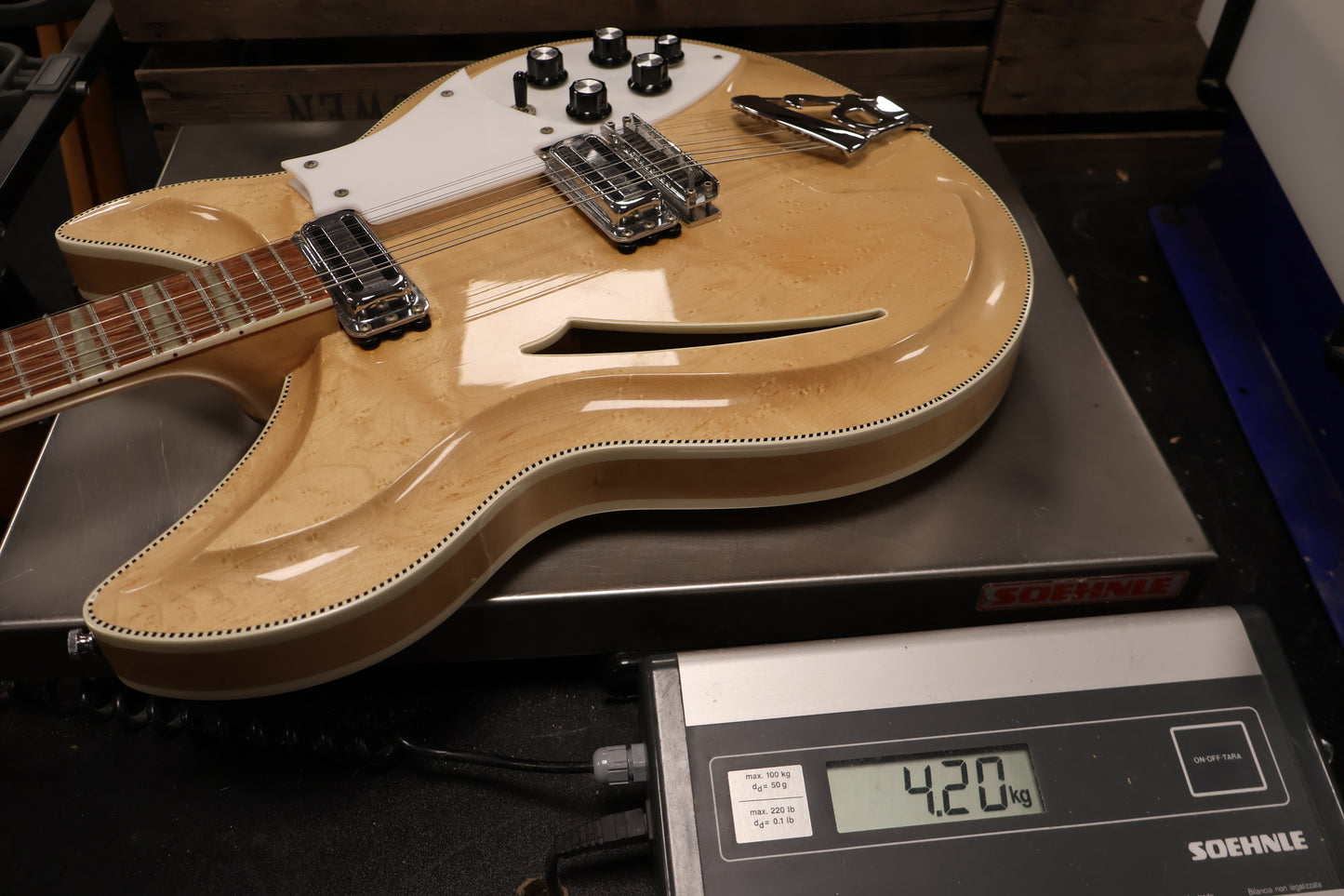 Rickenbacker 381/12 Maple Glo