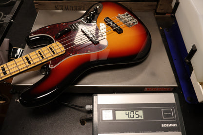 Fender Vintera III Early '70s Jazz Bass 3-Color Sunburst