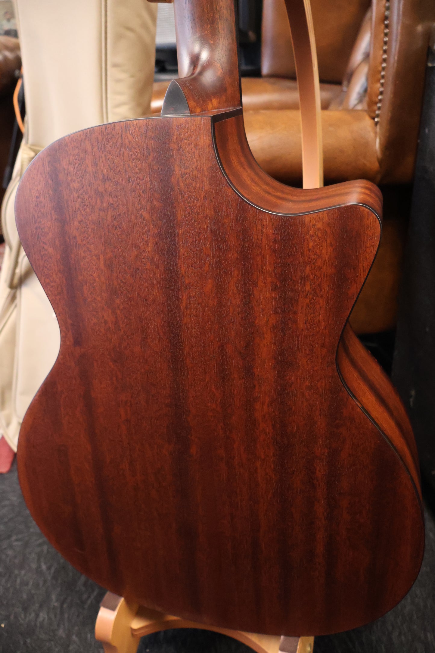 Eastman AC122L-1CE Lefty Grand Auditorium (B-Stock)