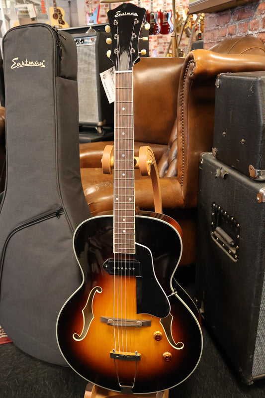 Eastman AR405-P90/TV-SB Hollow Body Archtop (B-Stock)