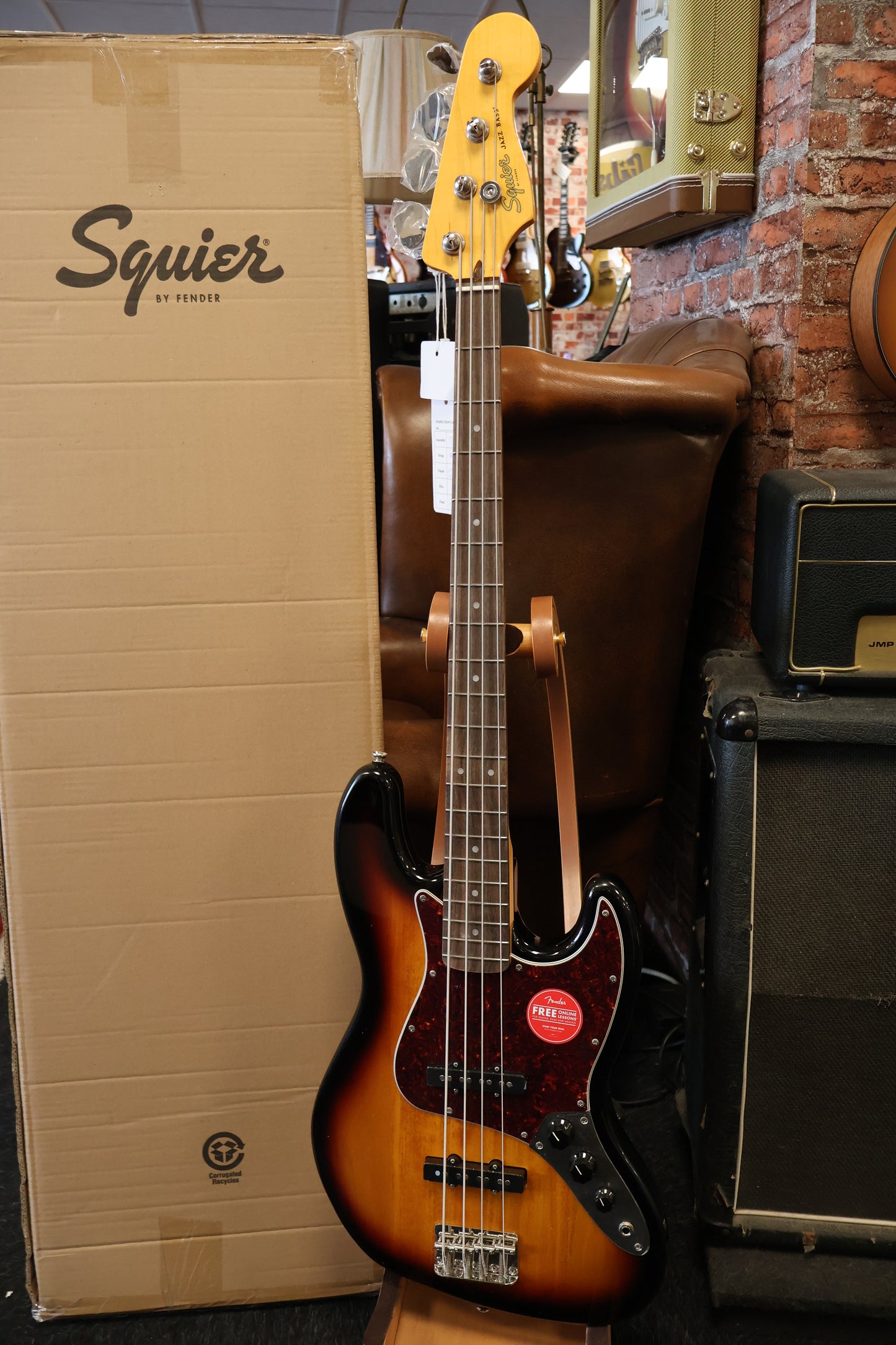 Squier Classic Vibe '60s Jazz Bass 3-Color Sunburst