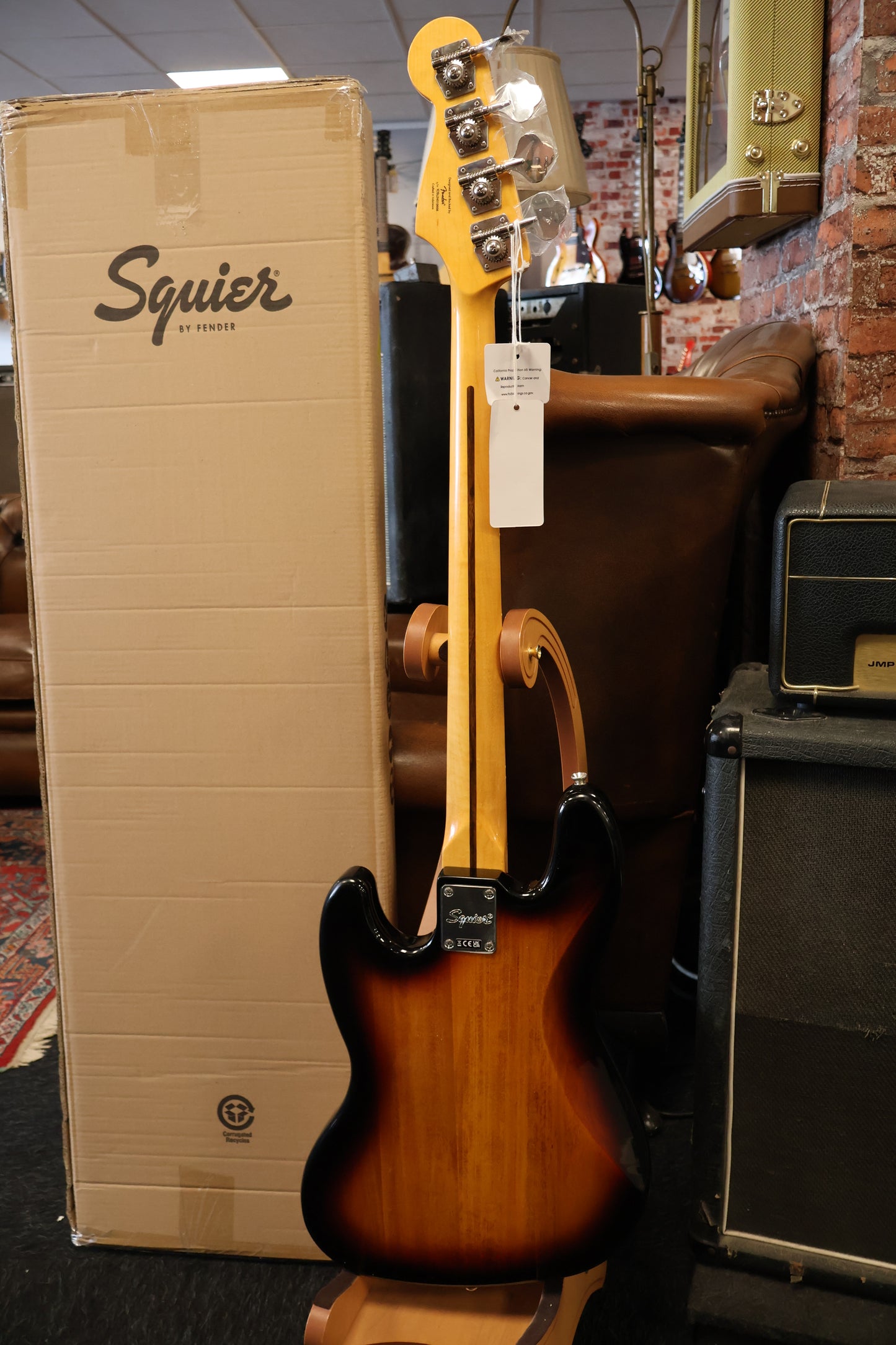 Squier Classic Vibe '60s Jazz Bass 3-Color Sunburst