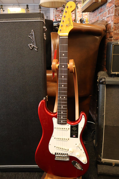 Fender American Vintage II 1965 Stratocaster Candy Apple Red