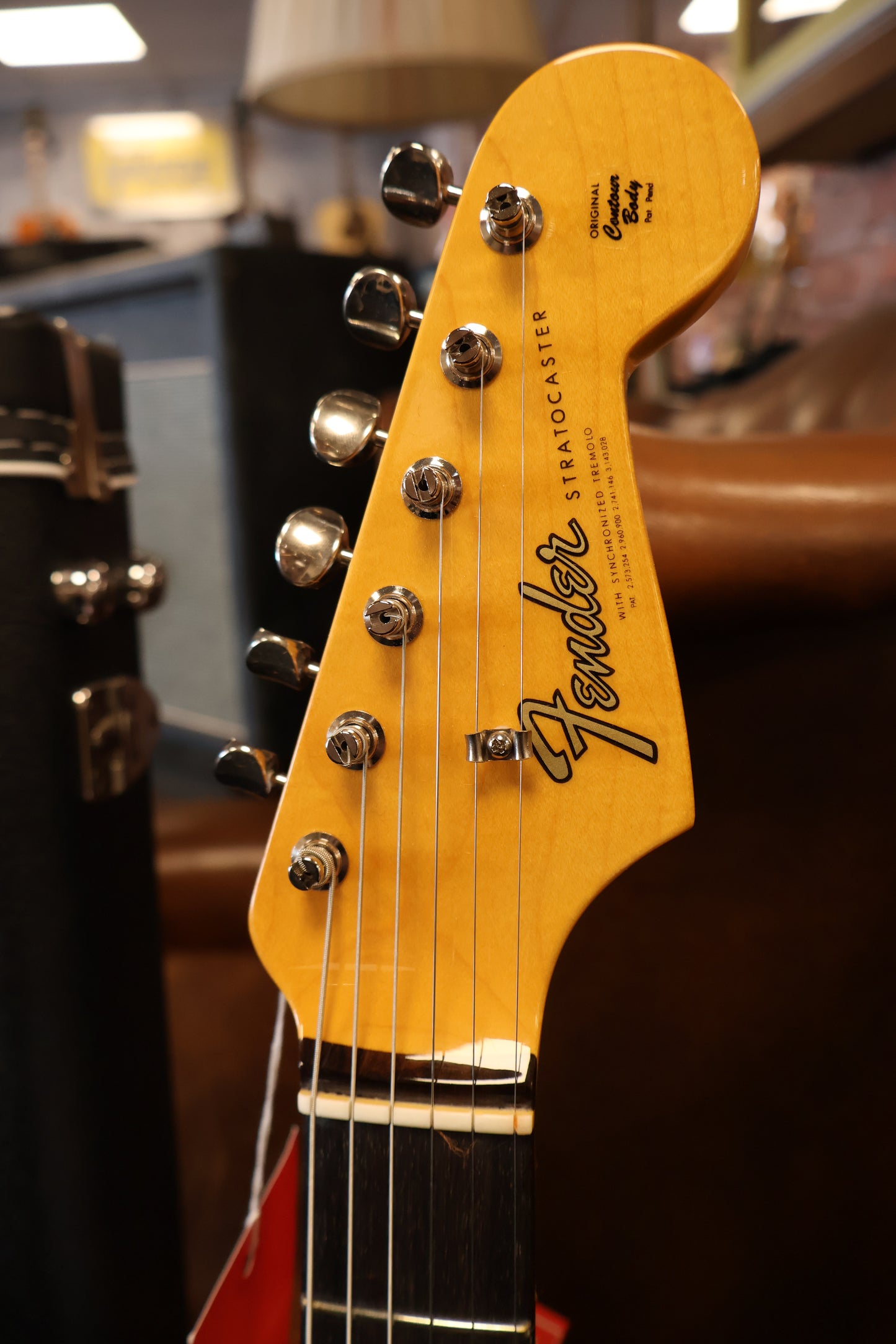 Fender American Vintage II 1965 Stratocaster Candy Apple Red