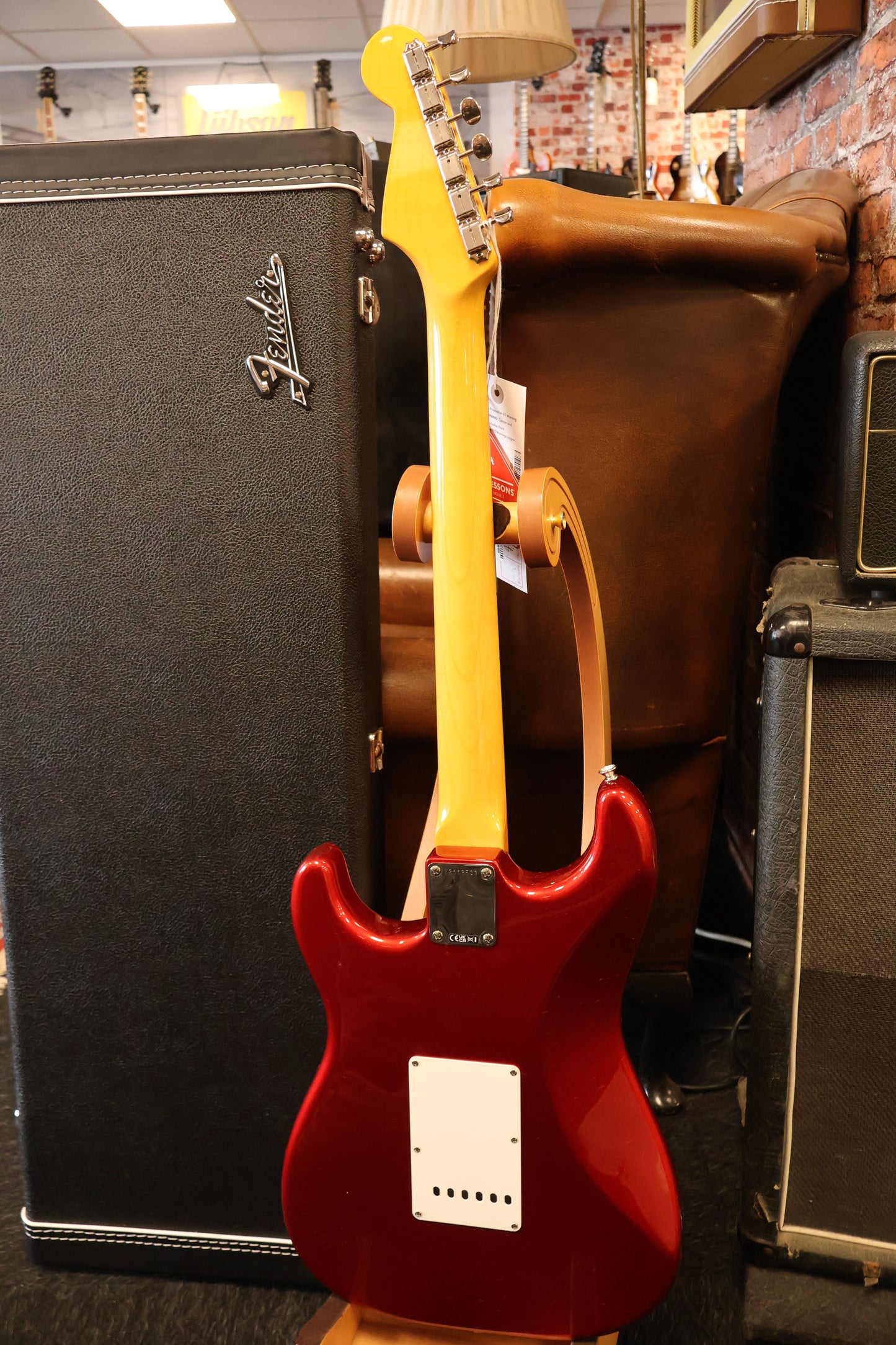 Fender American Vintage II 1965 Stratocaster Candy Apple Red