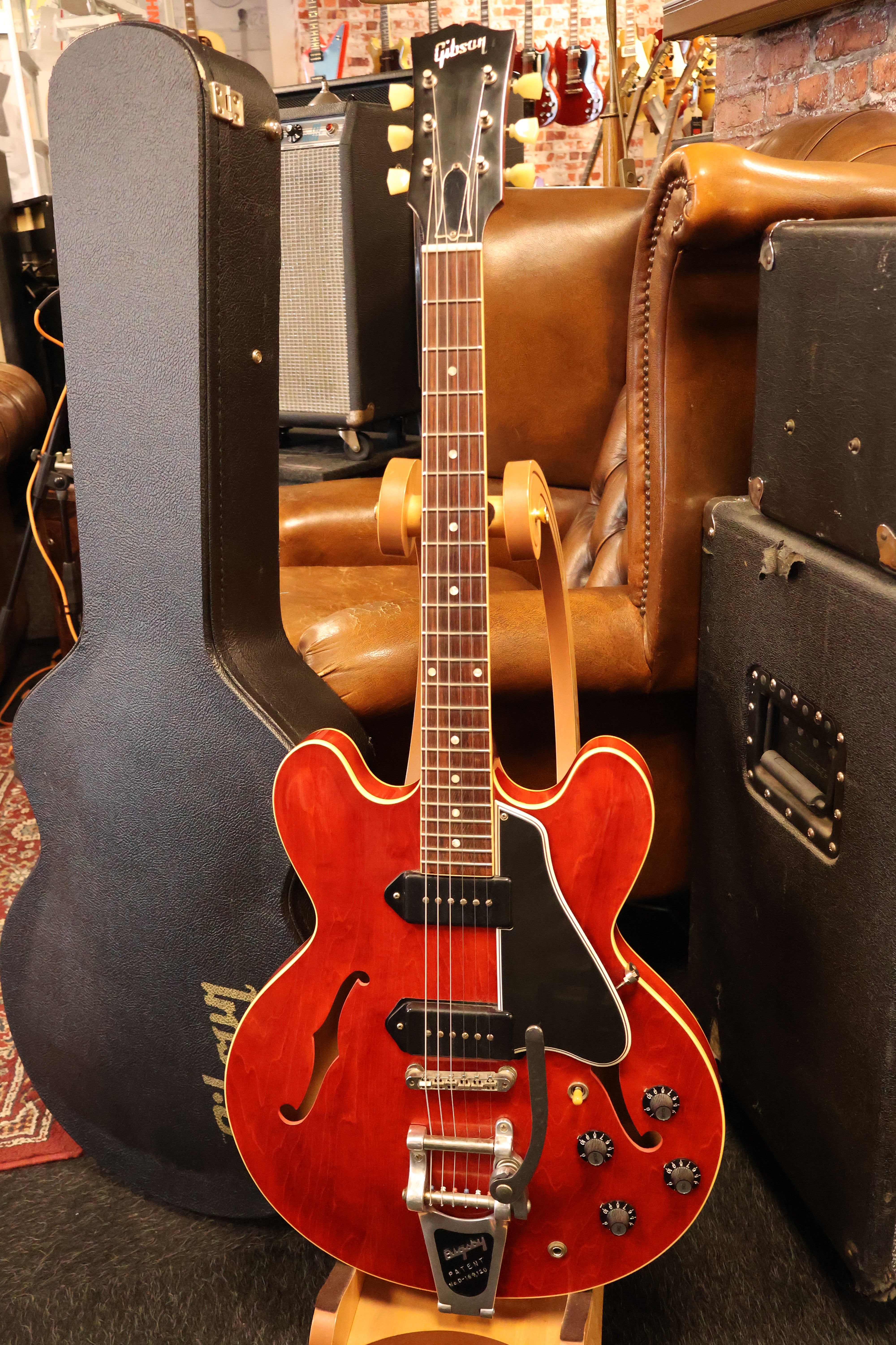 Gibson ES-330 Cherry Bigsby Memphis Custom Shop (Used) – Dirk Witte