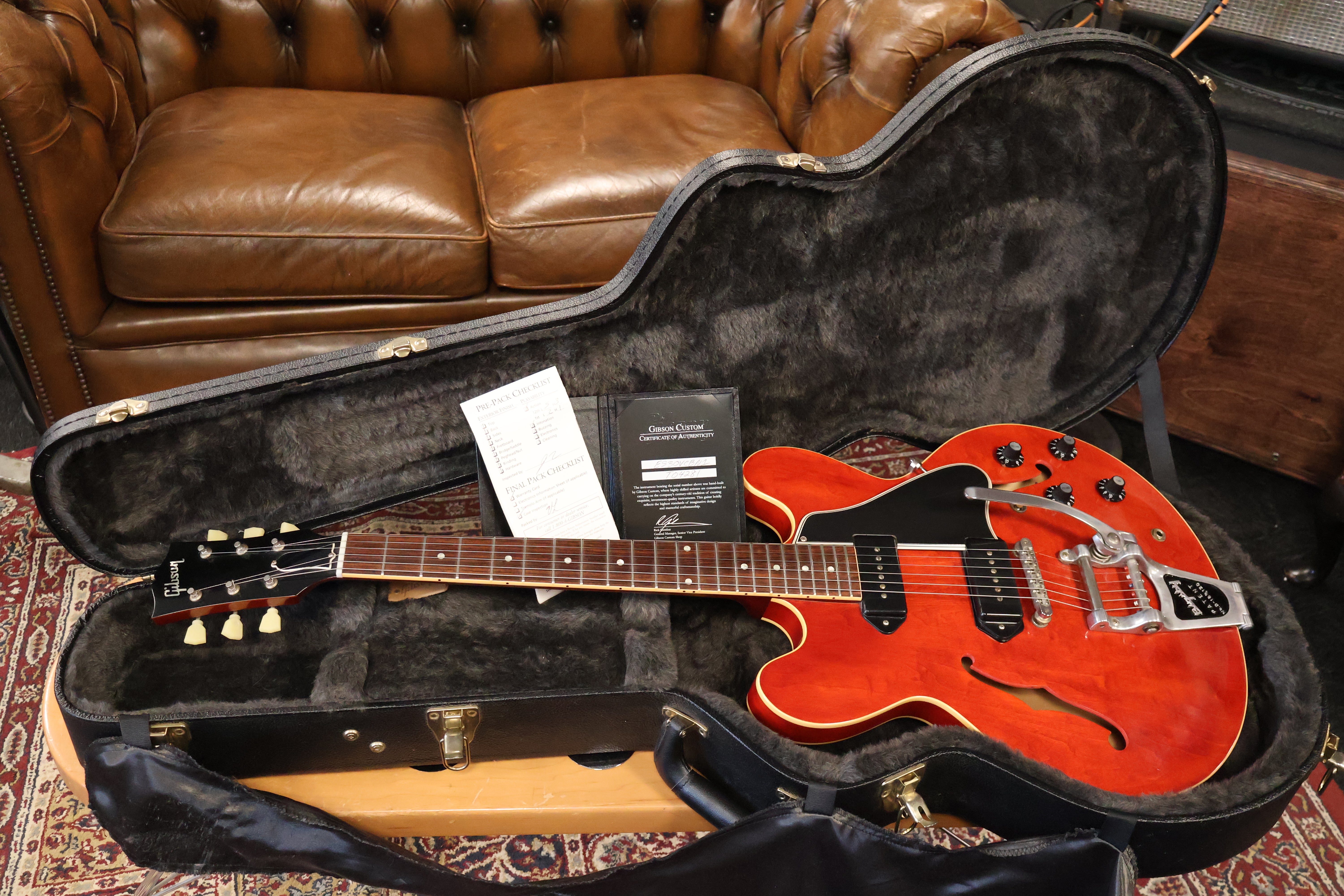Gibson ES-330 Cherry Bigsby Memphis Custom Shop (Used) – Dirk Witte
