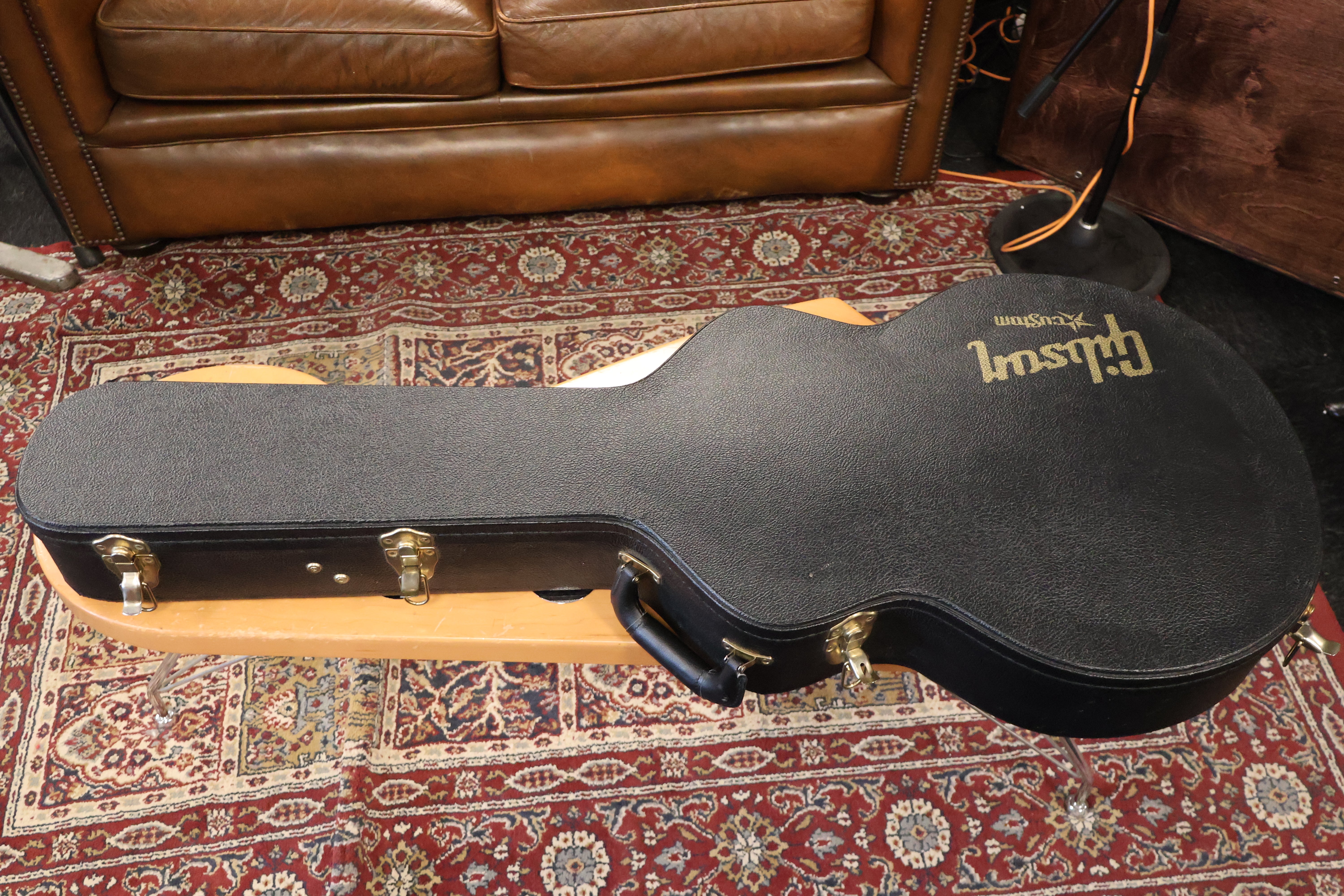 Gibson ES-330 Cherry Bigsby Memphis Custom Shop (Used) – Dirk Witte