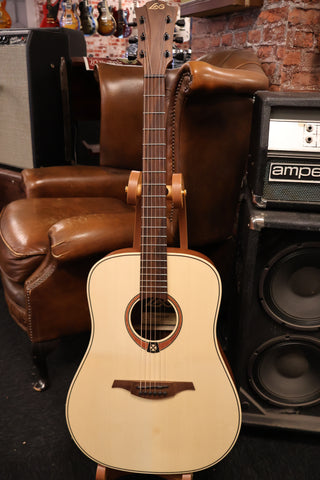 Lag T70D-NAT Tramontane Dreadnought (USED)