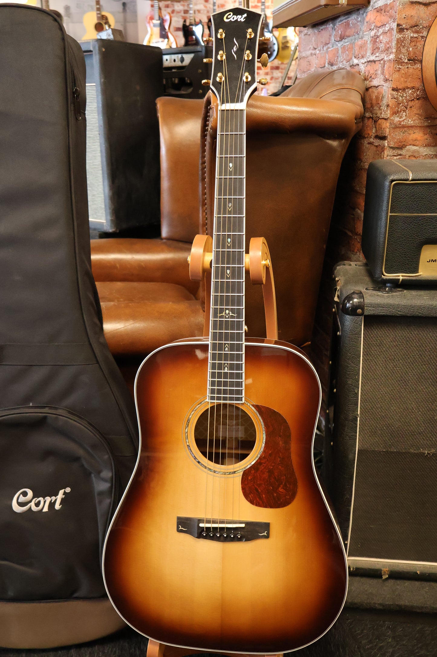 Cort D8 Gold Light Burst (USED)