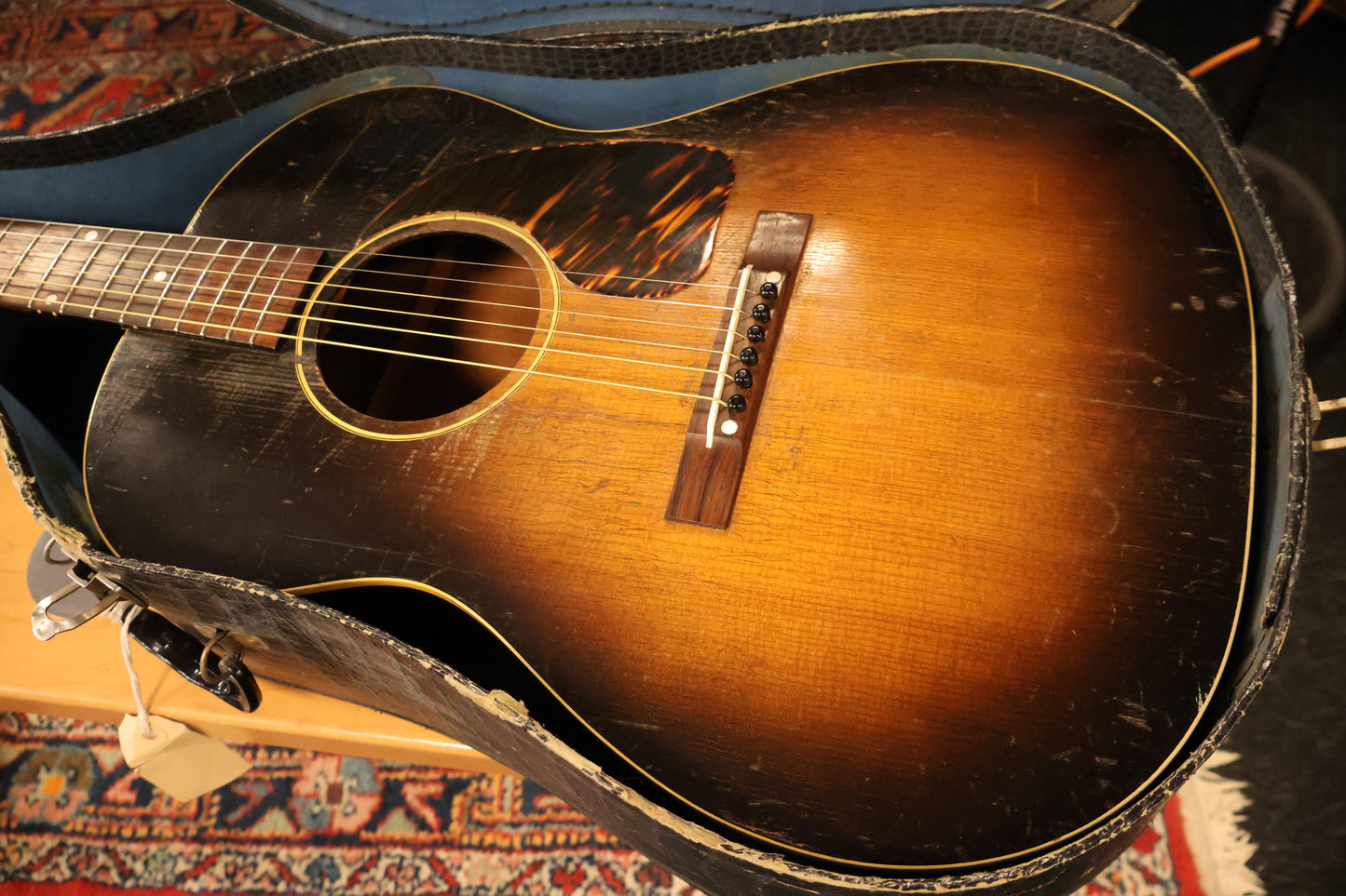 Gibson LG-1 Sunburst 1948