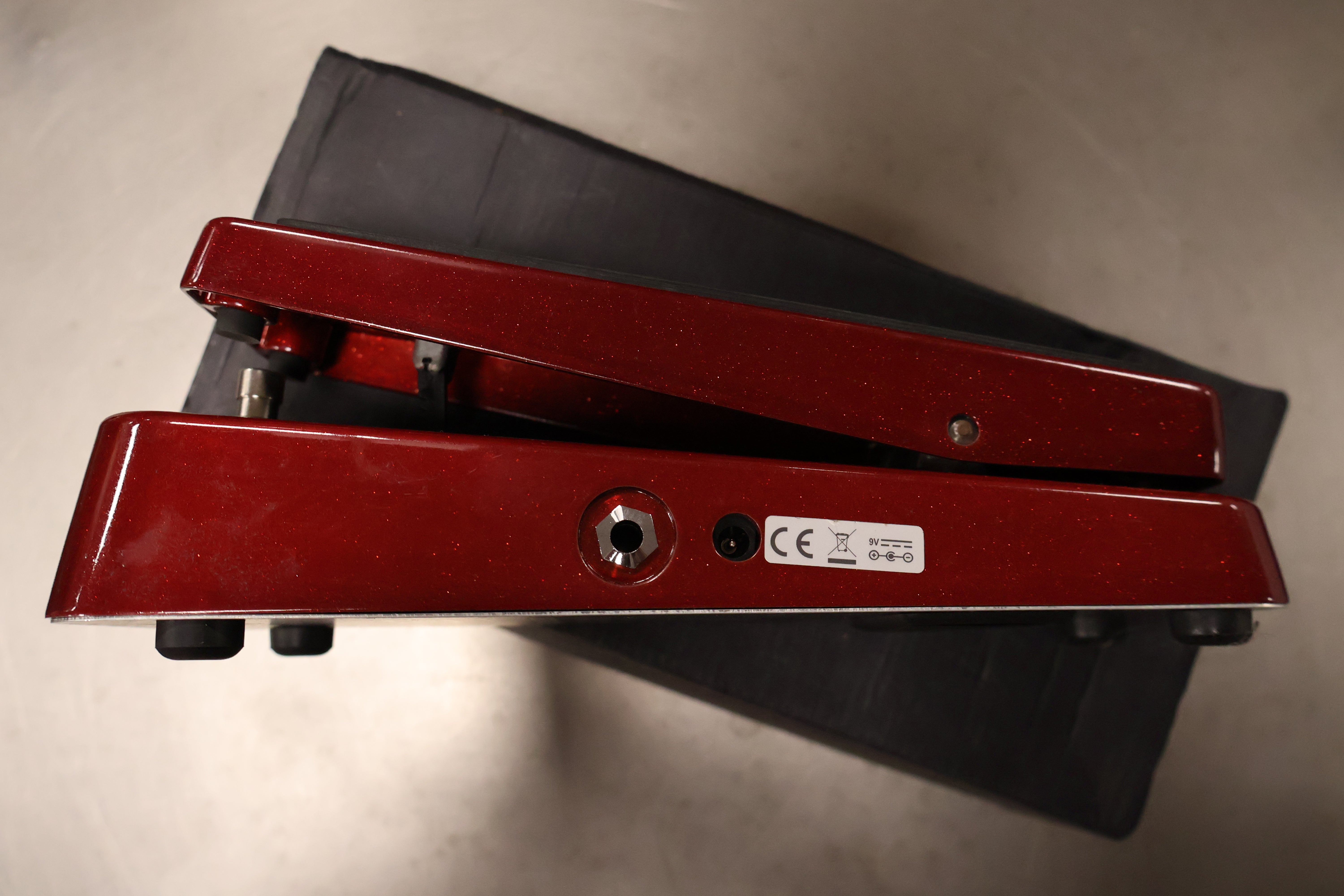 Dunlop GCB-95 Red Cry Baby Wah (Used) – Dirk Witte Dunlop GCB-95 Red Cry Baby Wah (Used) – Dirk Witte
