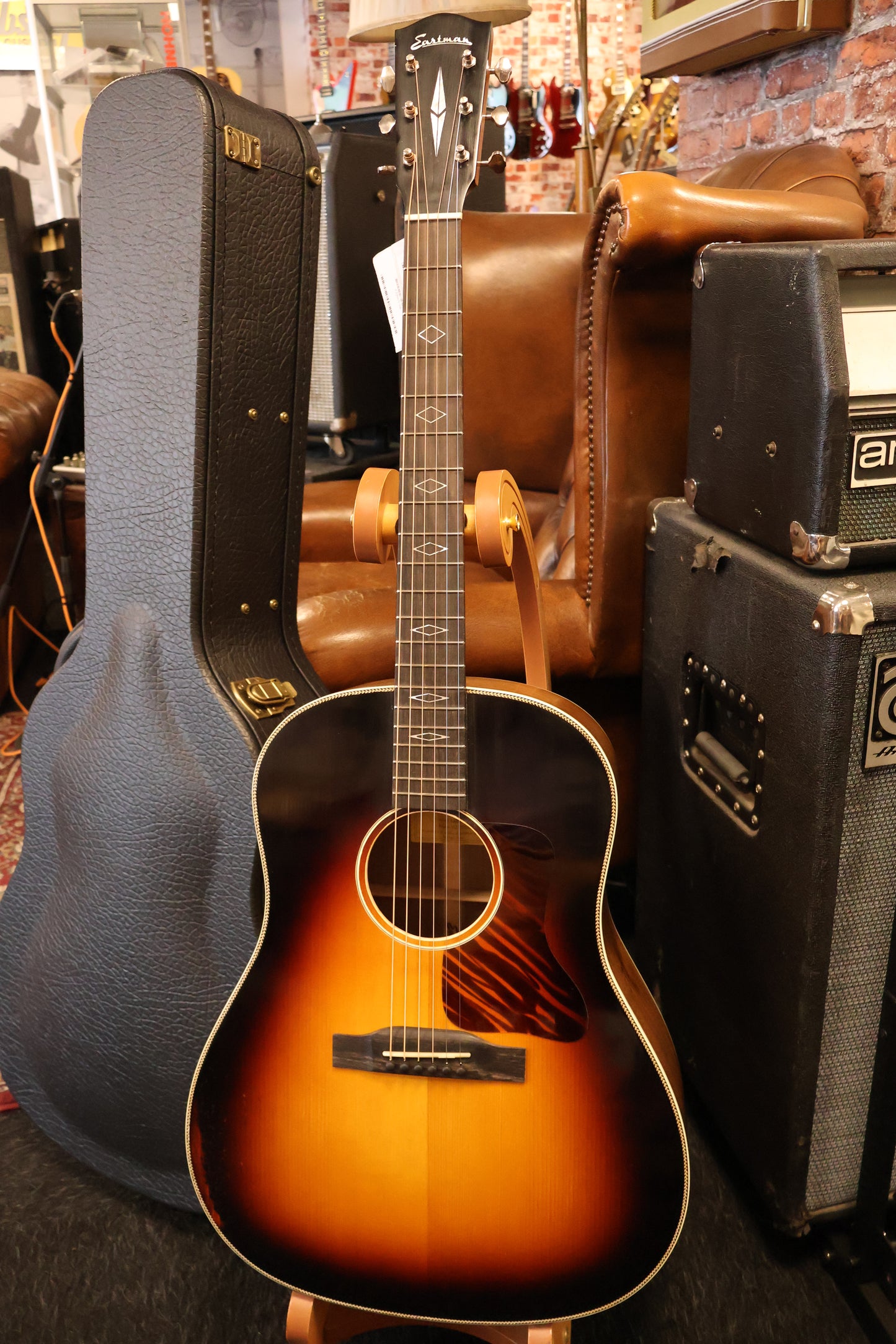Eastman E22SS/V-SB Antique Sunburst