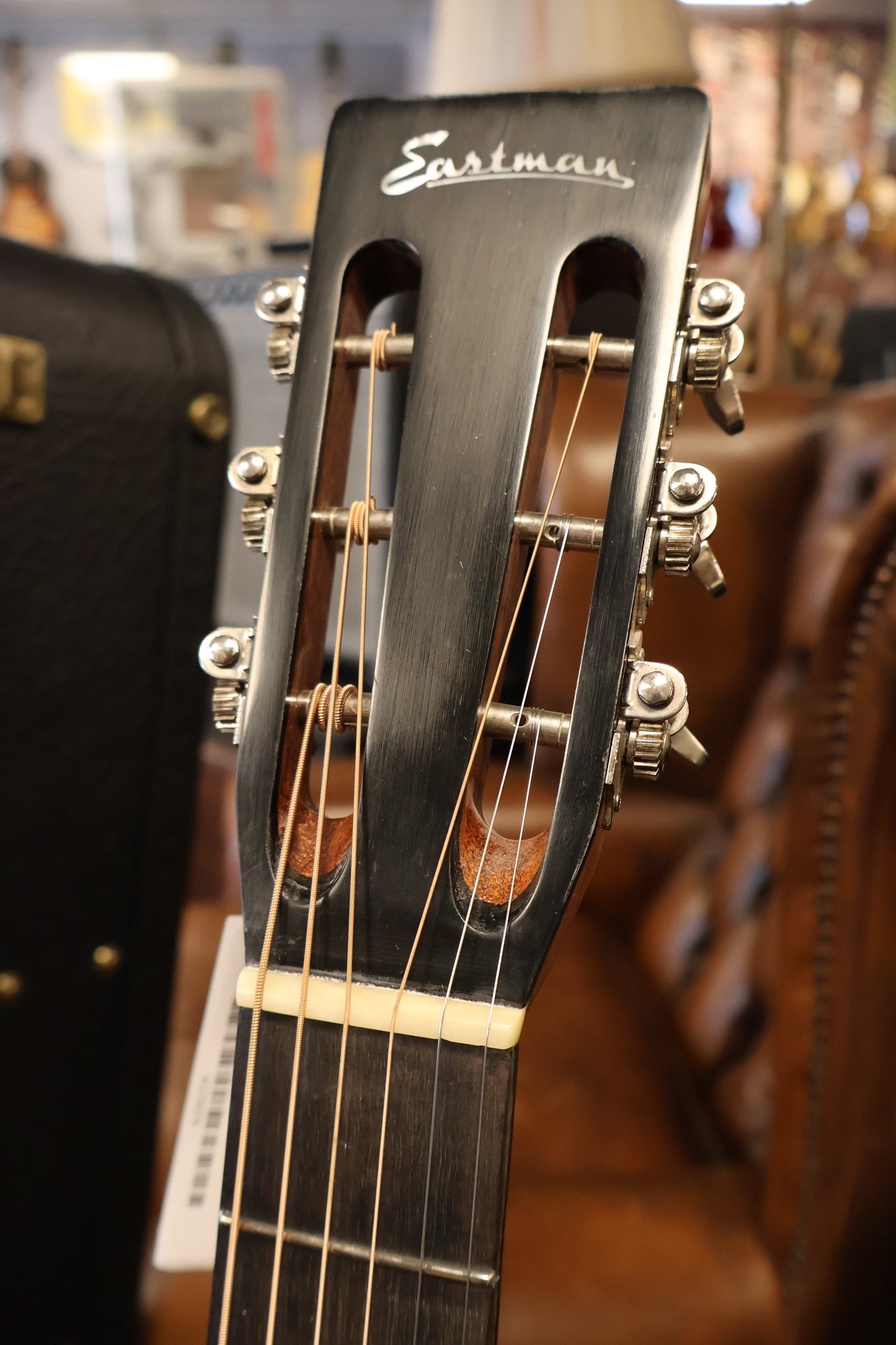 Eastman E22OOSS/V-SB Antique Sunburst