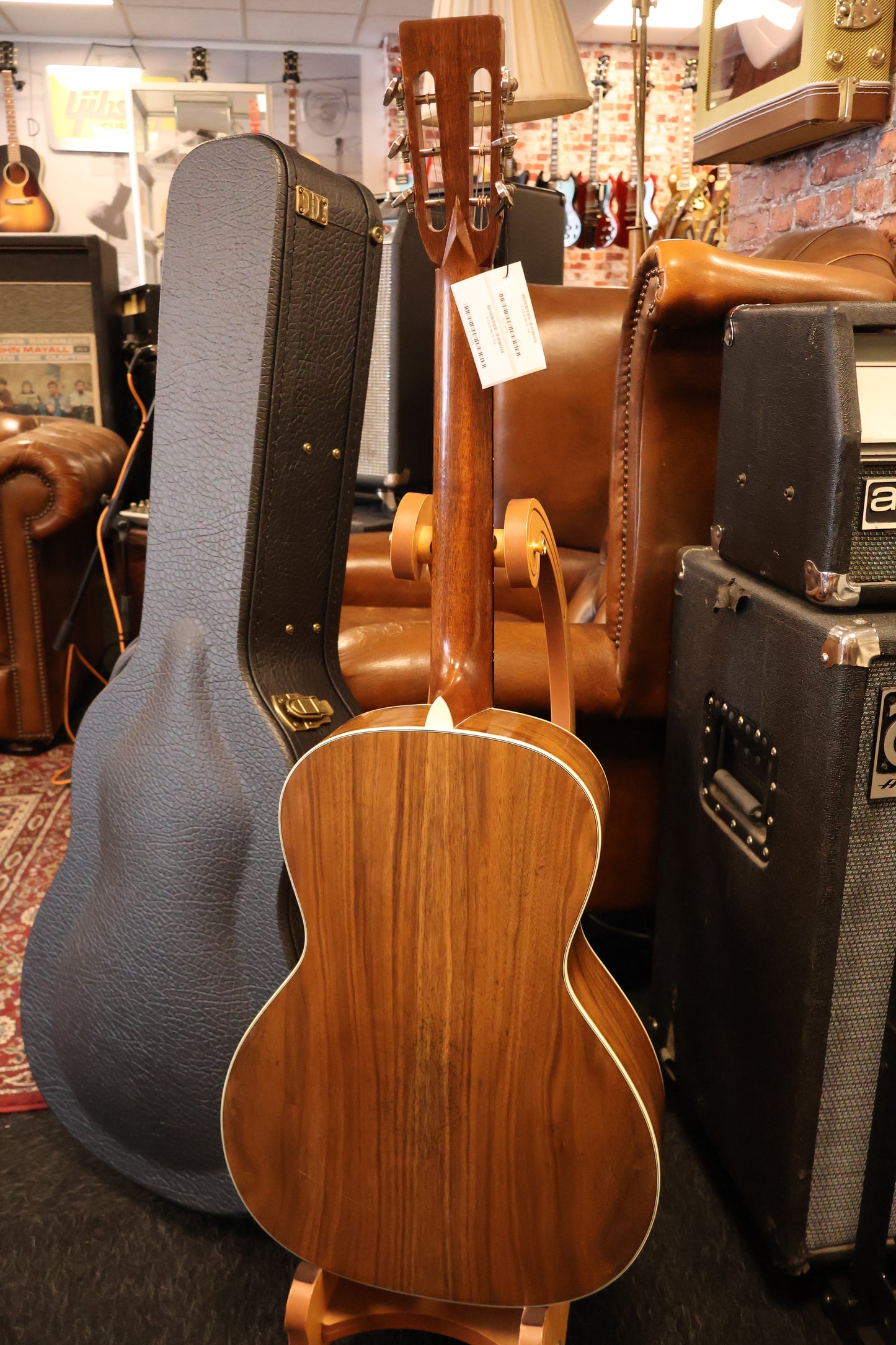 Eastman E22OOSS/V-SB Antique Sunburst