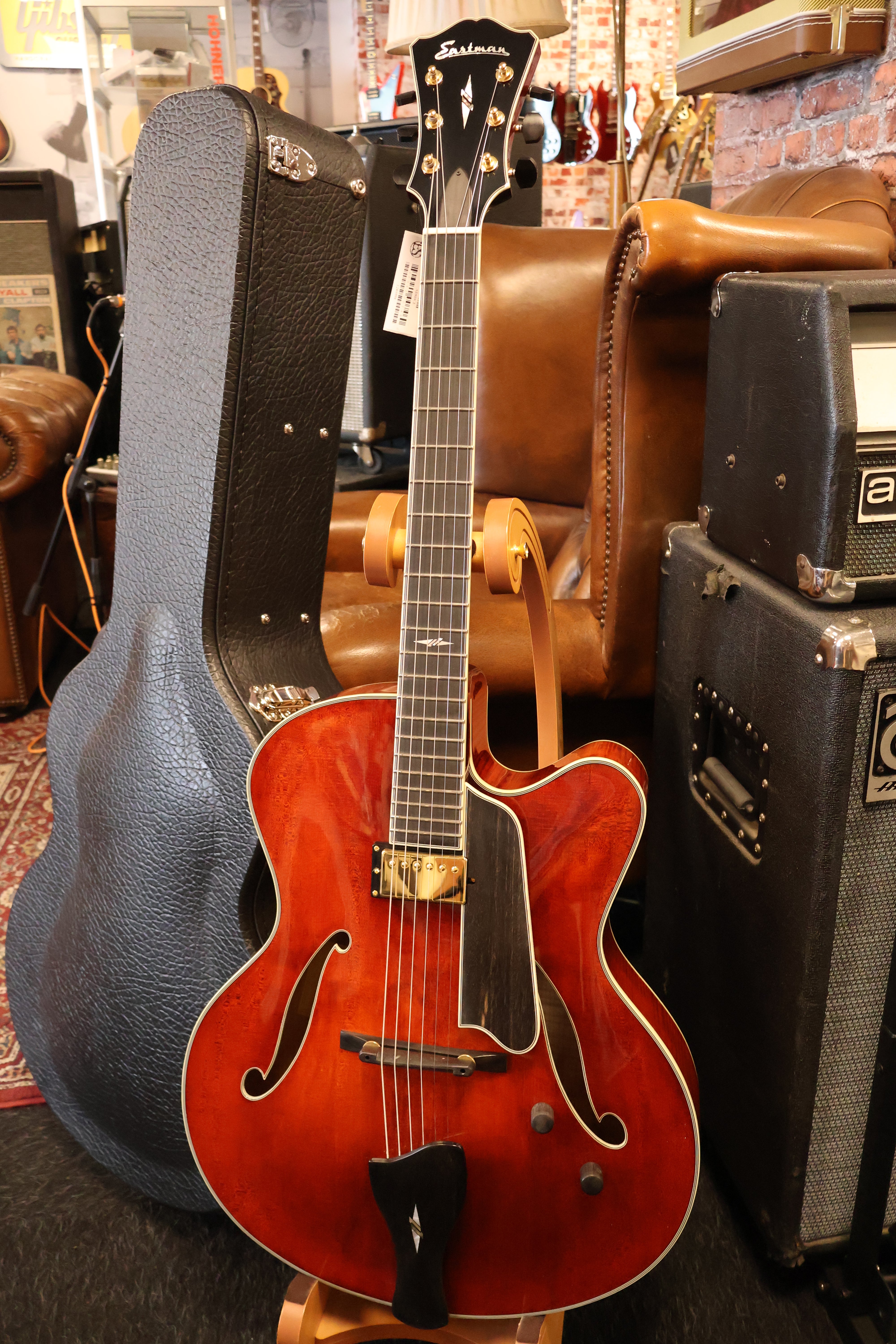 2019年製 Eastman AR810CE Eastman AR810CE Electric Hollowbody Archtop – Gladesville Guitar