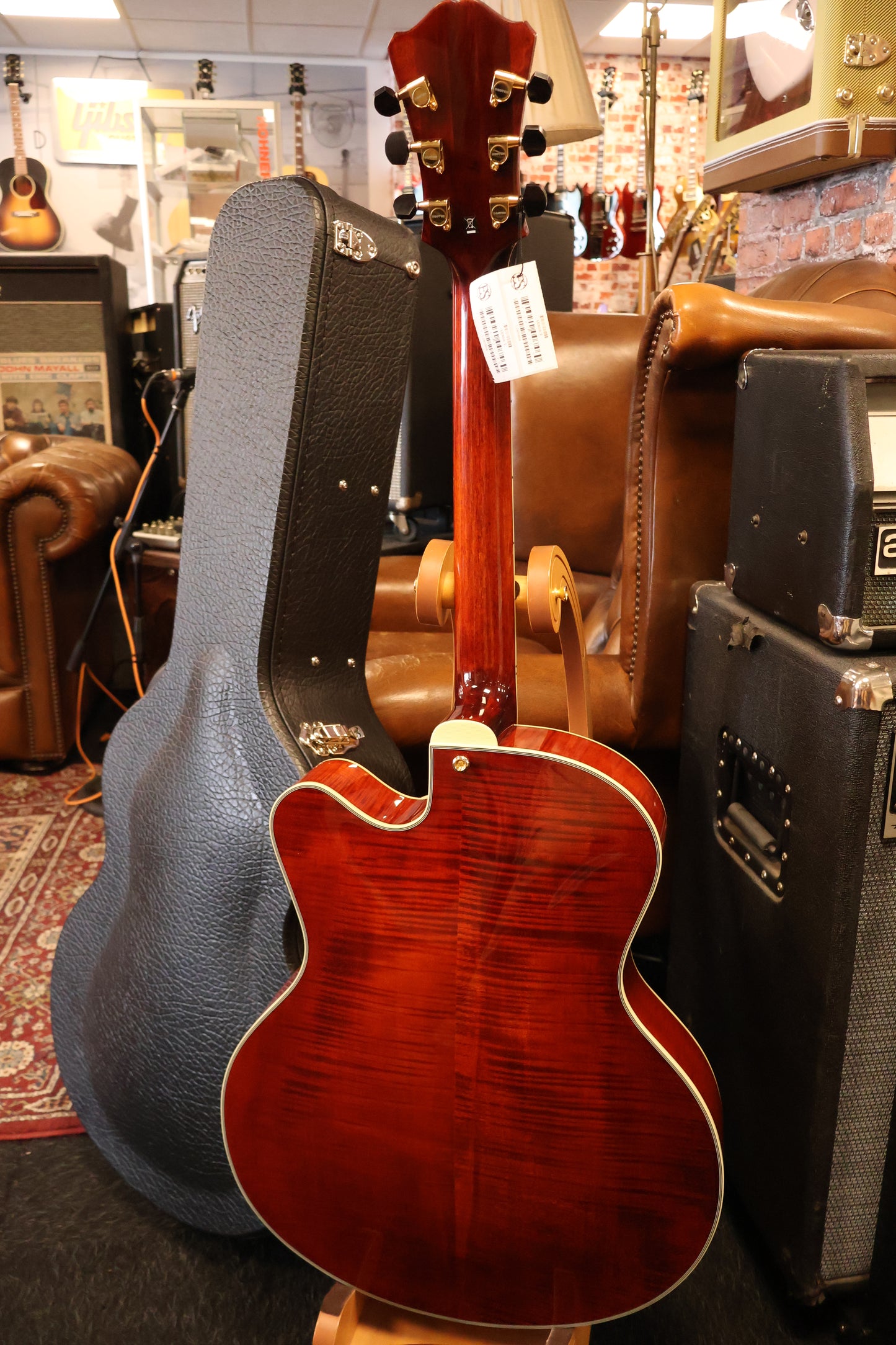 Eastman AR810CE Archtop Classic Model