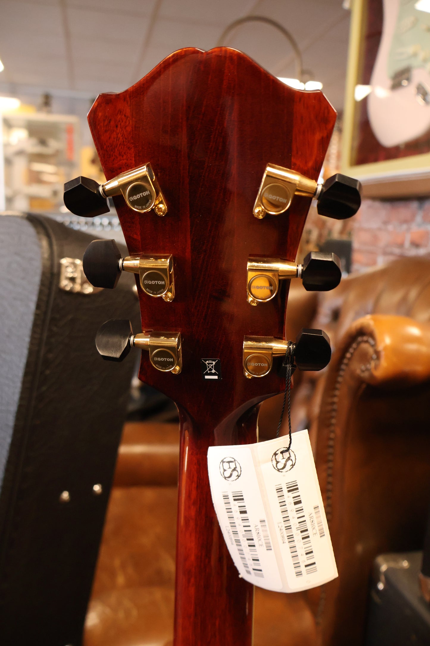 Eastman AR810CE Archtop Classic Model