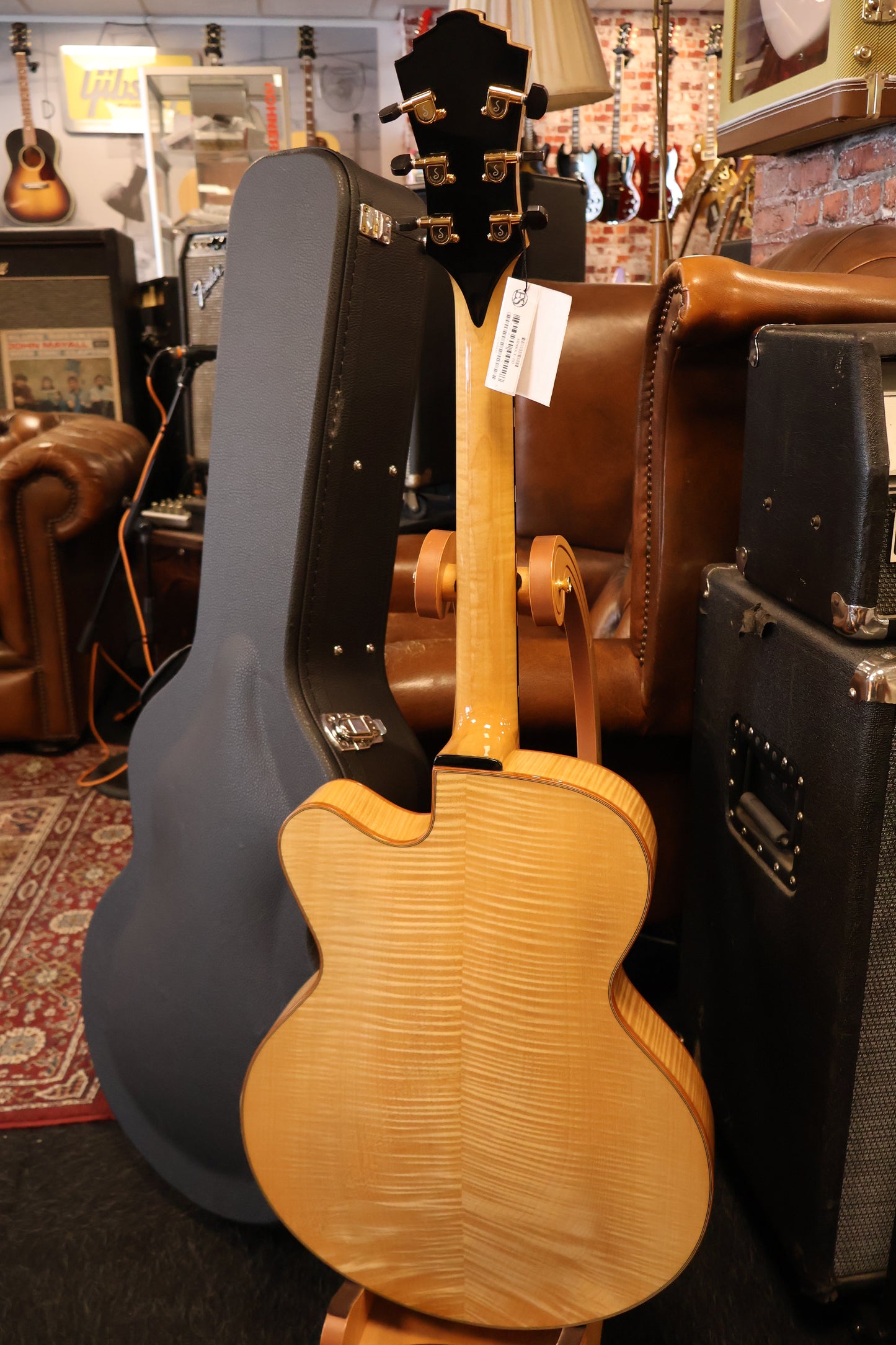 Eastman AR880CE-BD Archtop John Pisano Signature Model
