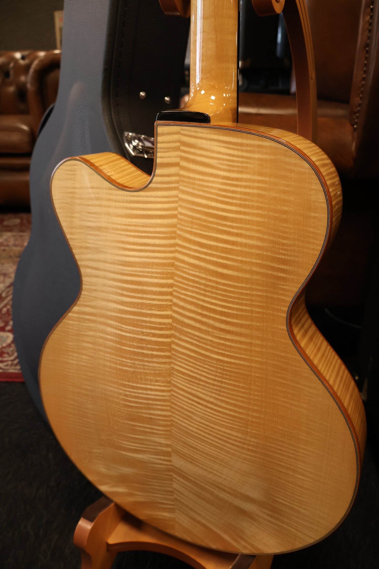 Eastman AR880CE-BD Archtop John Pisano Signature Model