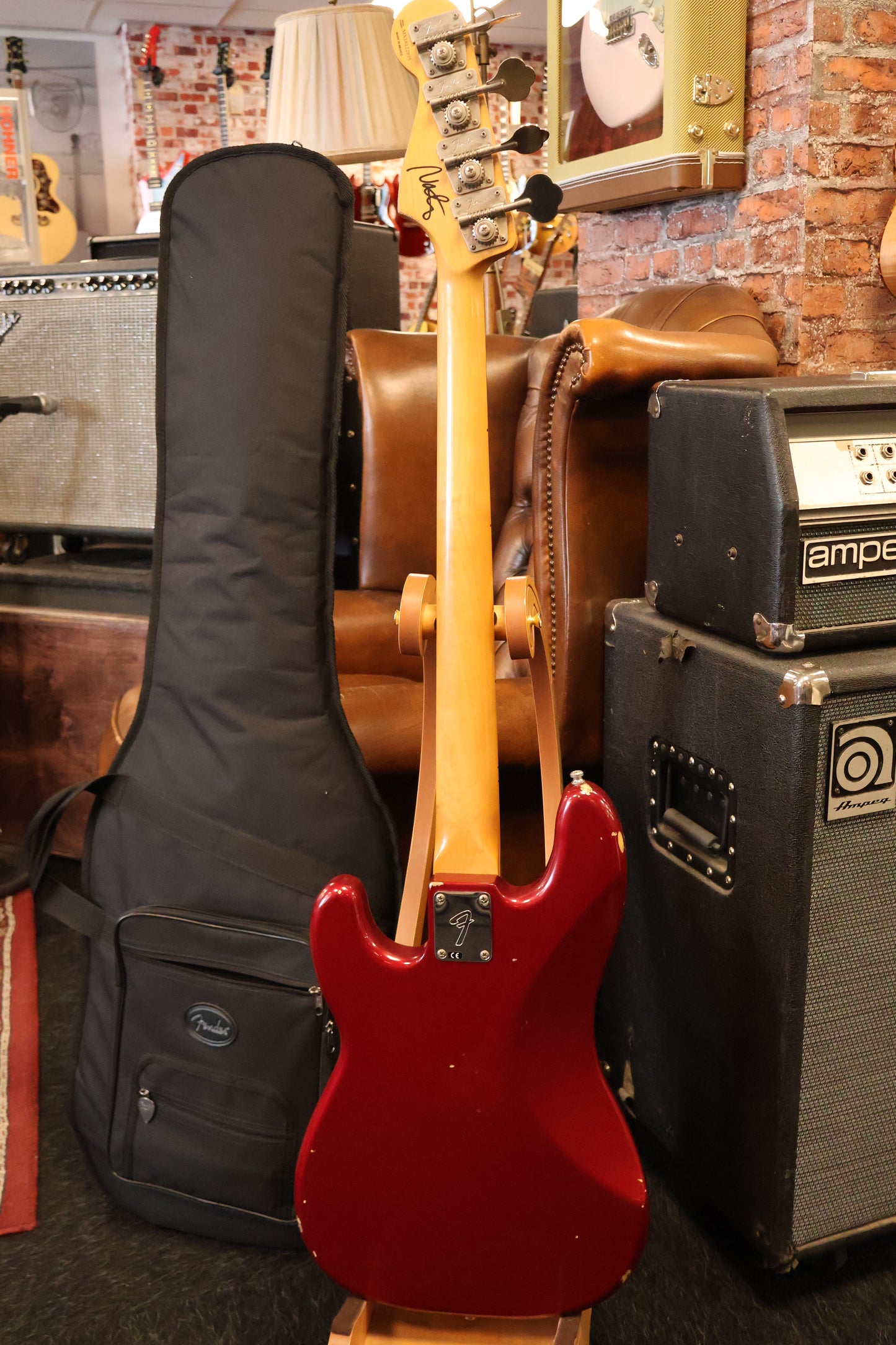 Fender Nate Mendel P Bass 2018 Candy Apple Red (Used)