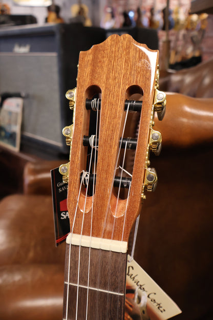 Salvador Cortez CC-10CE Classic guitar with Electronics