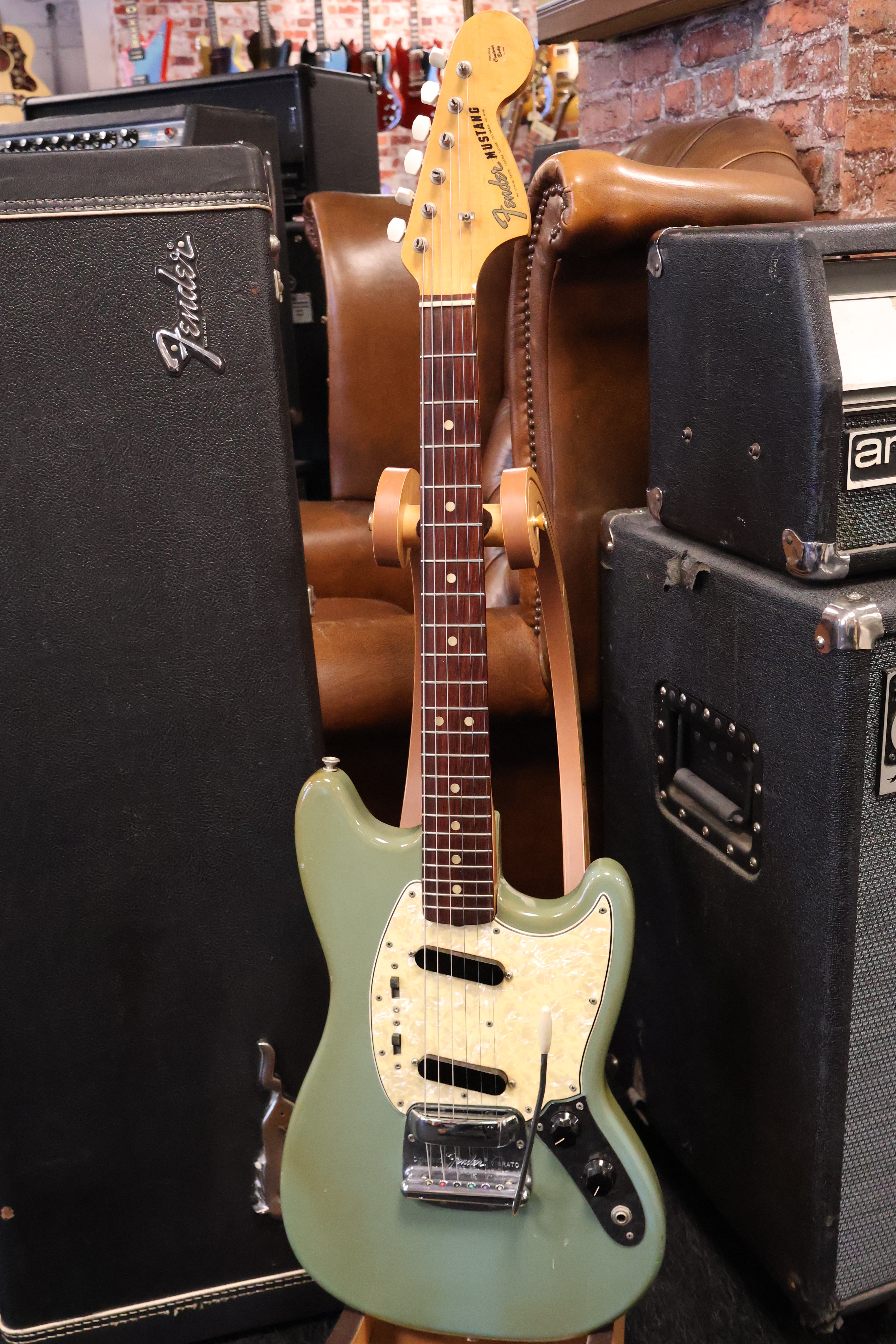 Fender 1966 Mustang Daphne Blue OHSC – Dirk Witte