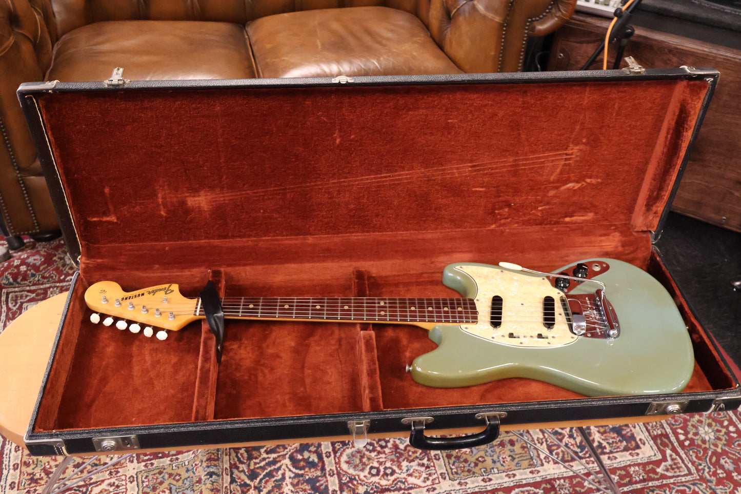 Fender 1966 Mustang Daphne Blue OHSC
