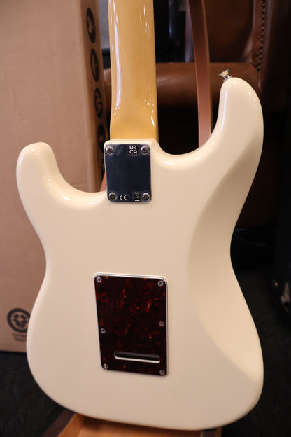 Fender Limited Edition Vintera '60s Stratocaster Olympic White (Used)