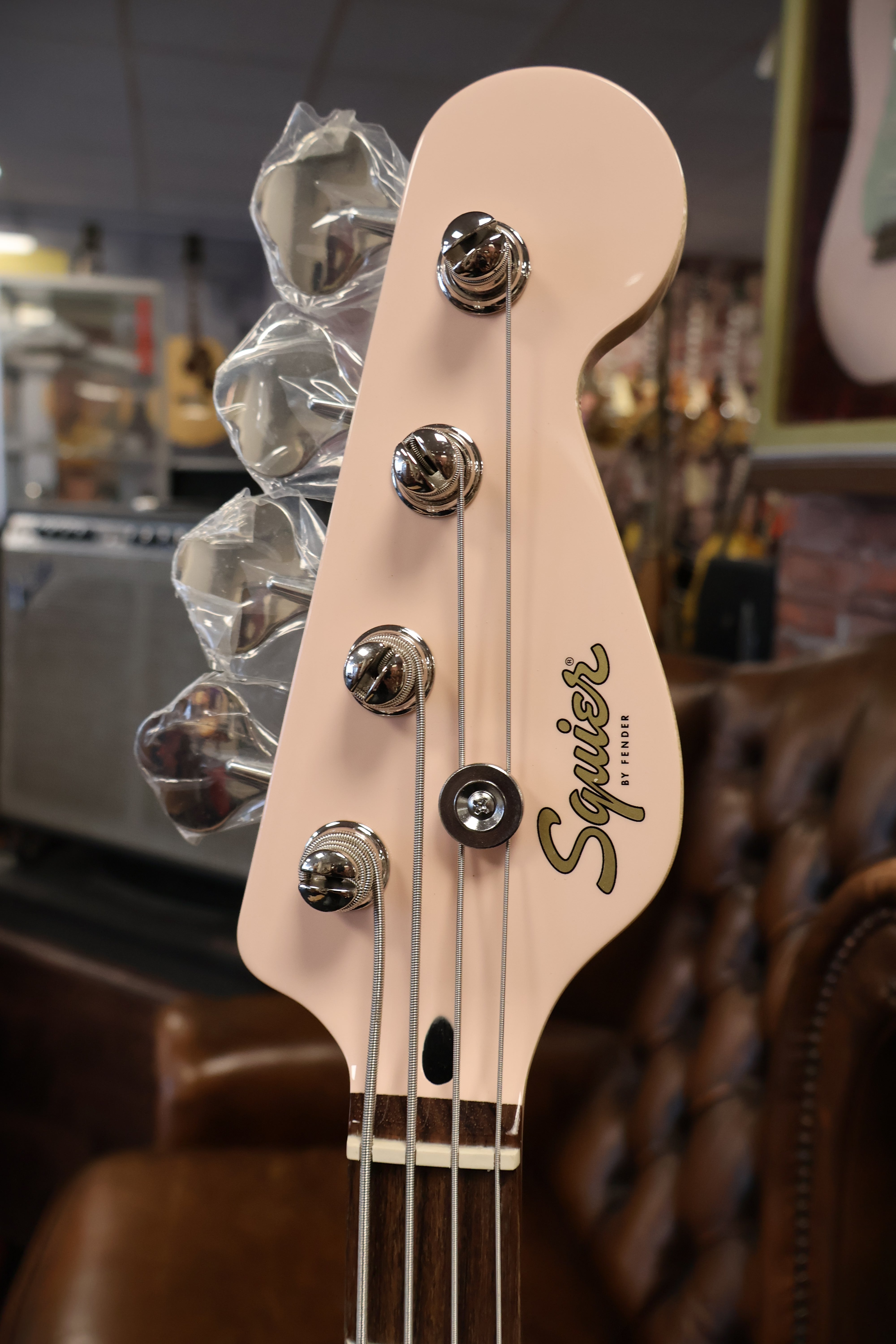 Squier Limited Edition Paranormal Rascal Bass HH Shell Pink (Used