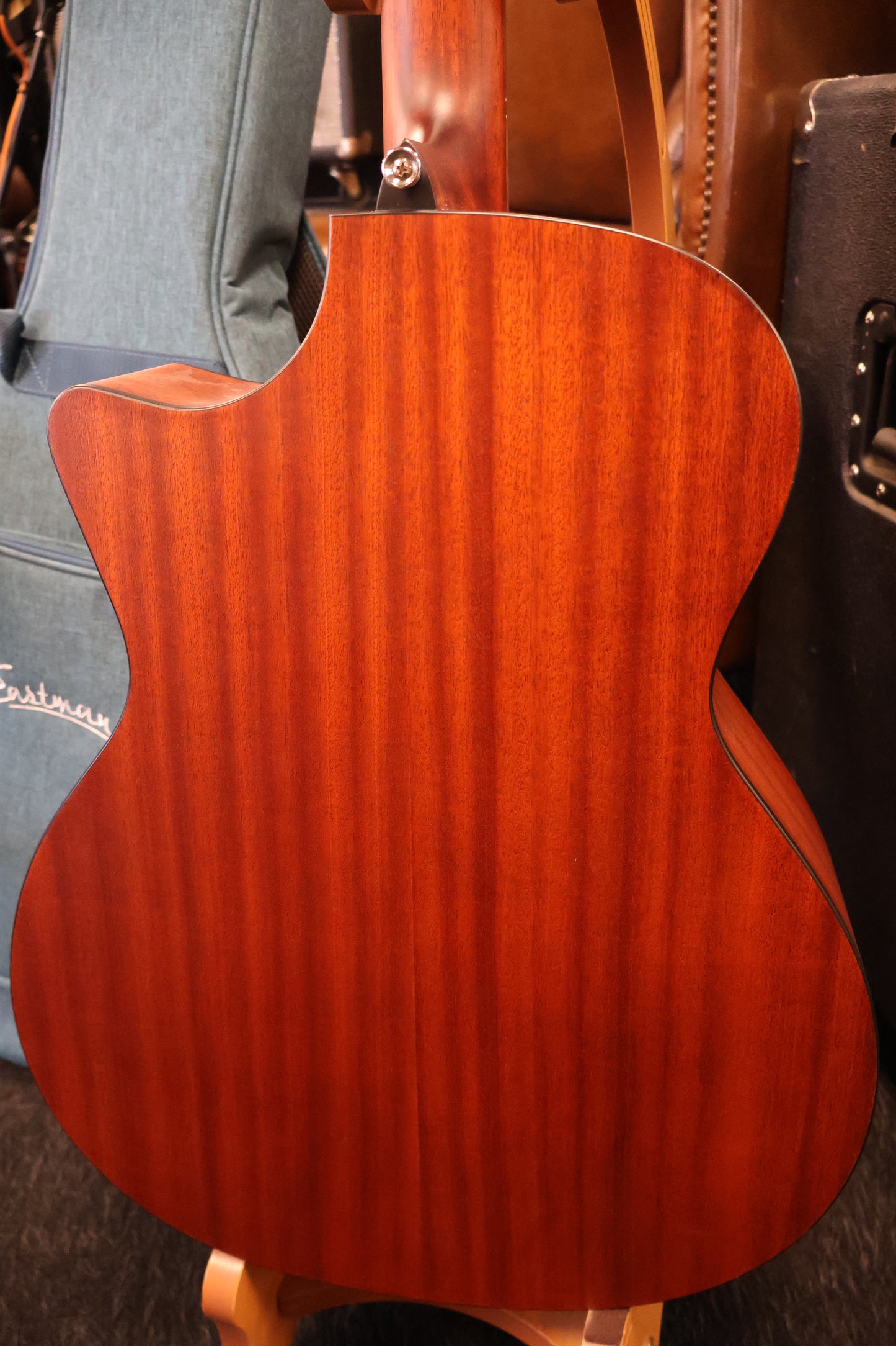 Eastman PCH1-GACE Sapele GA solid top/satin cutaway (Used)