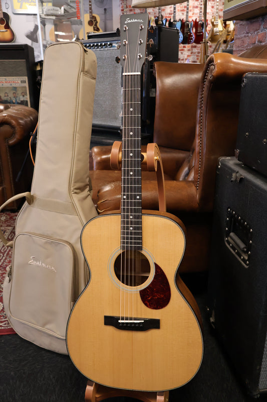 Eastman E3OME Deluxe Auditorium with Pickup (B-Stock)