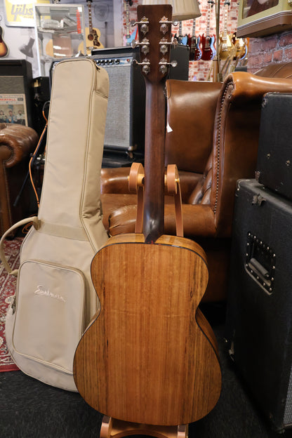 Eastman E3OME Deluxe Auditorium with Pickup (B-Stock)