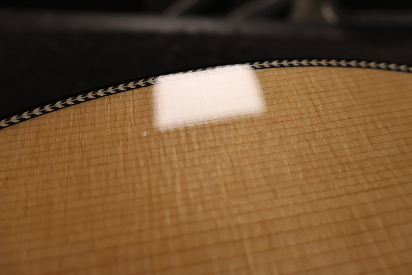 Eastman E3OME Deluxe Auditorium with Pickup (B-Stock)