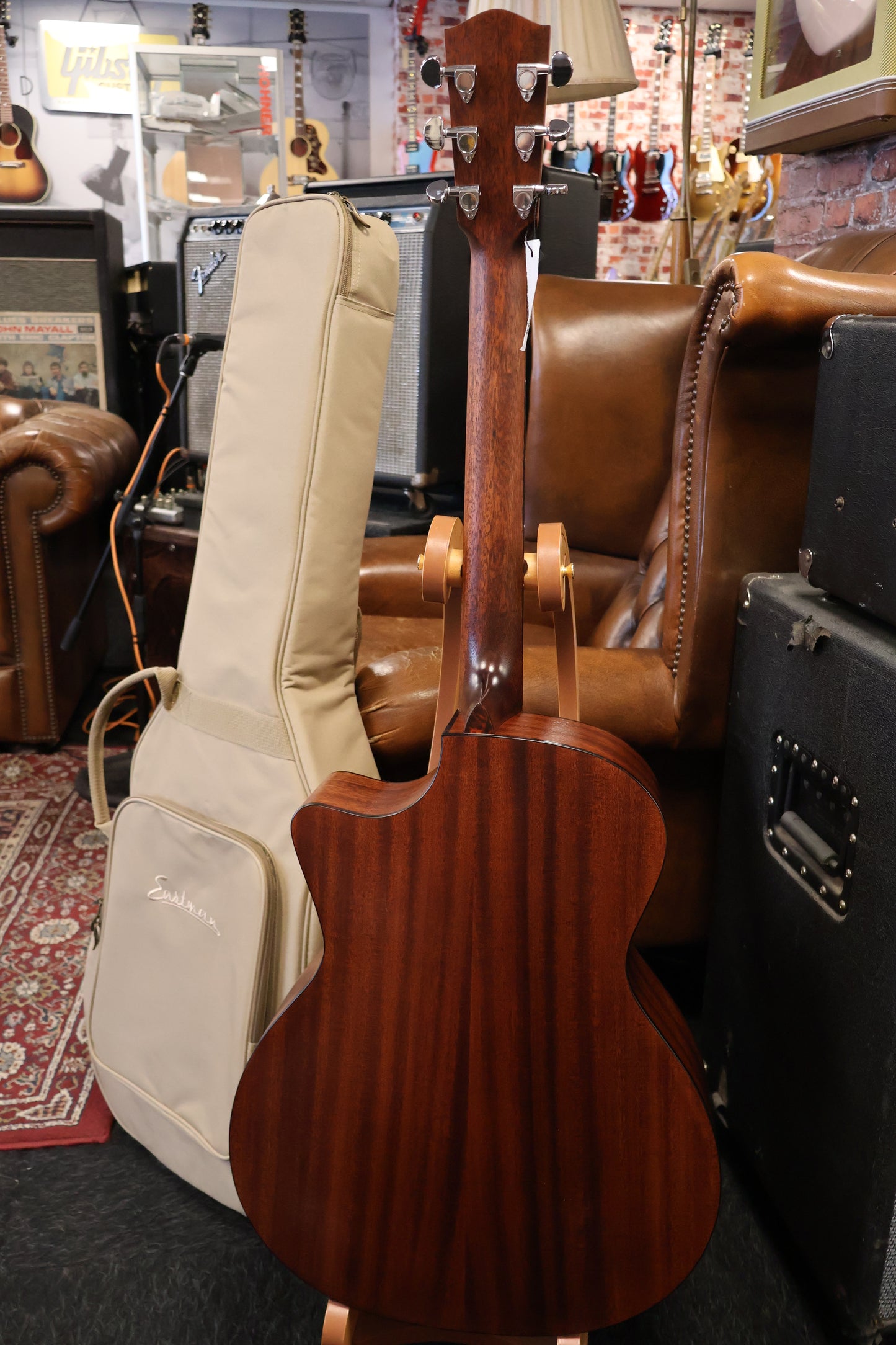Eastman AC122-1CE Classic Grand Auditorium (B-Stock)
