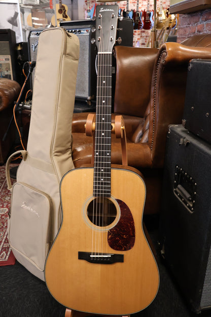 Eastman E3DE Deluxe Dreadnought with Electronics (B-Stock)