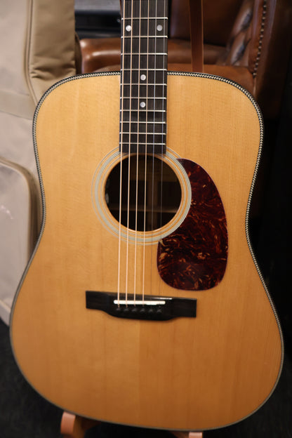 Eastman E3DE Deluxe Dreadnought with Electronics (B-Stock)