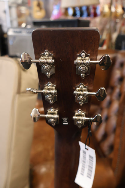 Eastman E3DE Deluxe Dreadnought with Electronics (B-Stock)