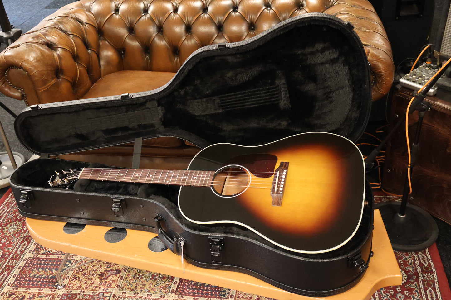 Gibson J-45 Standard Vintage Sunburst #141