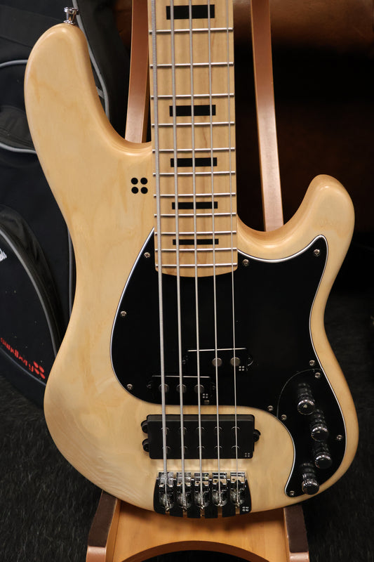 Sandberg California V 5-String Mat Nature Ash Body