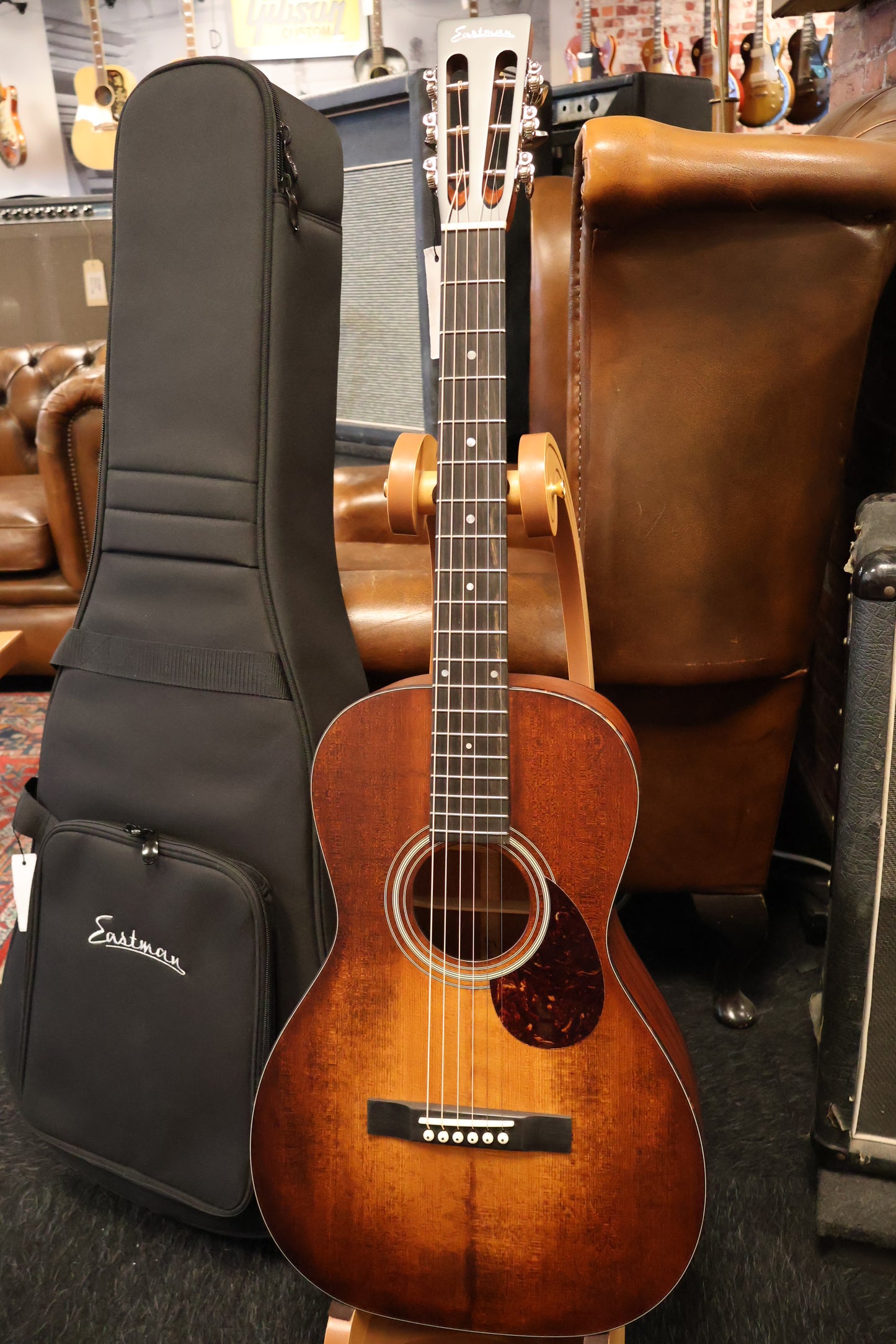 Eastman E1P Classic Parlor