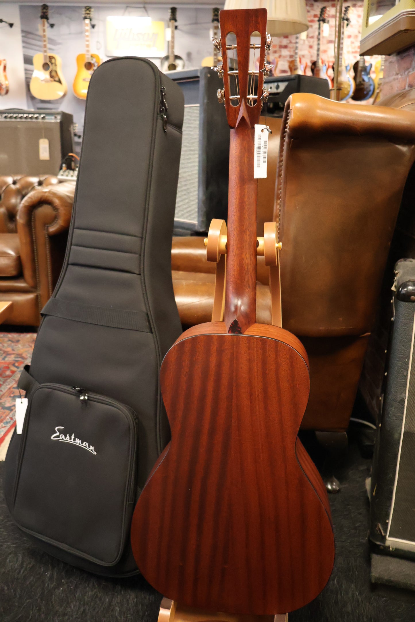 Eastman E1P Classic Parlor